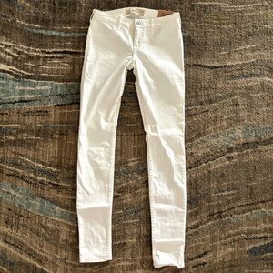 NWT hollister jeans 🤍